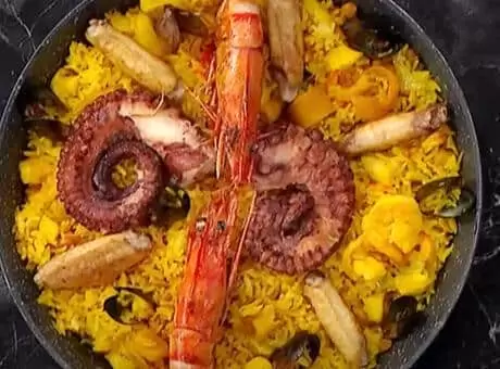 Paella nasıl yapılır, nerenin yemeği? Paella tarifi 🥘