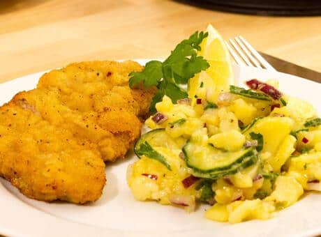 Patates Salatasının Yanına Ne Gider? Patates Salatasının Yanına Yemek Ve İçecek Tavsiyeleri