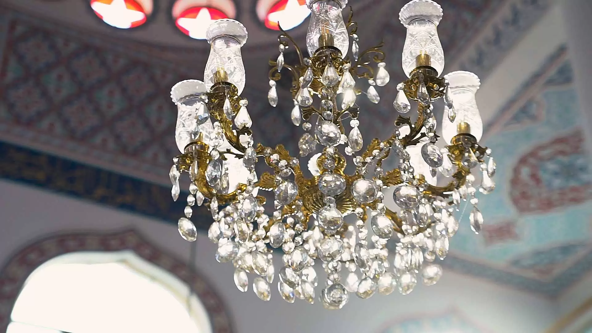 Tasarım Harikası Cami Avizeleri